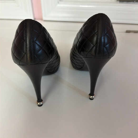 Chanel classic black pumps - Picture 3 of 7